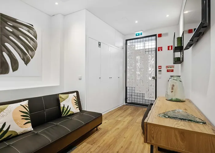 Tropical By Homie Apartment